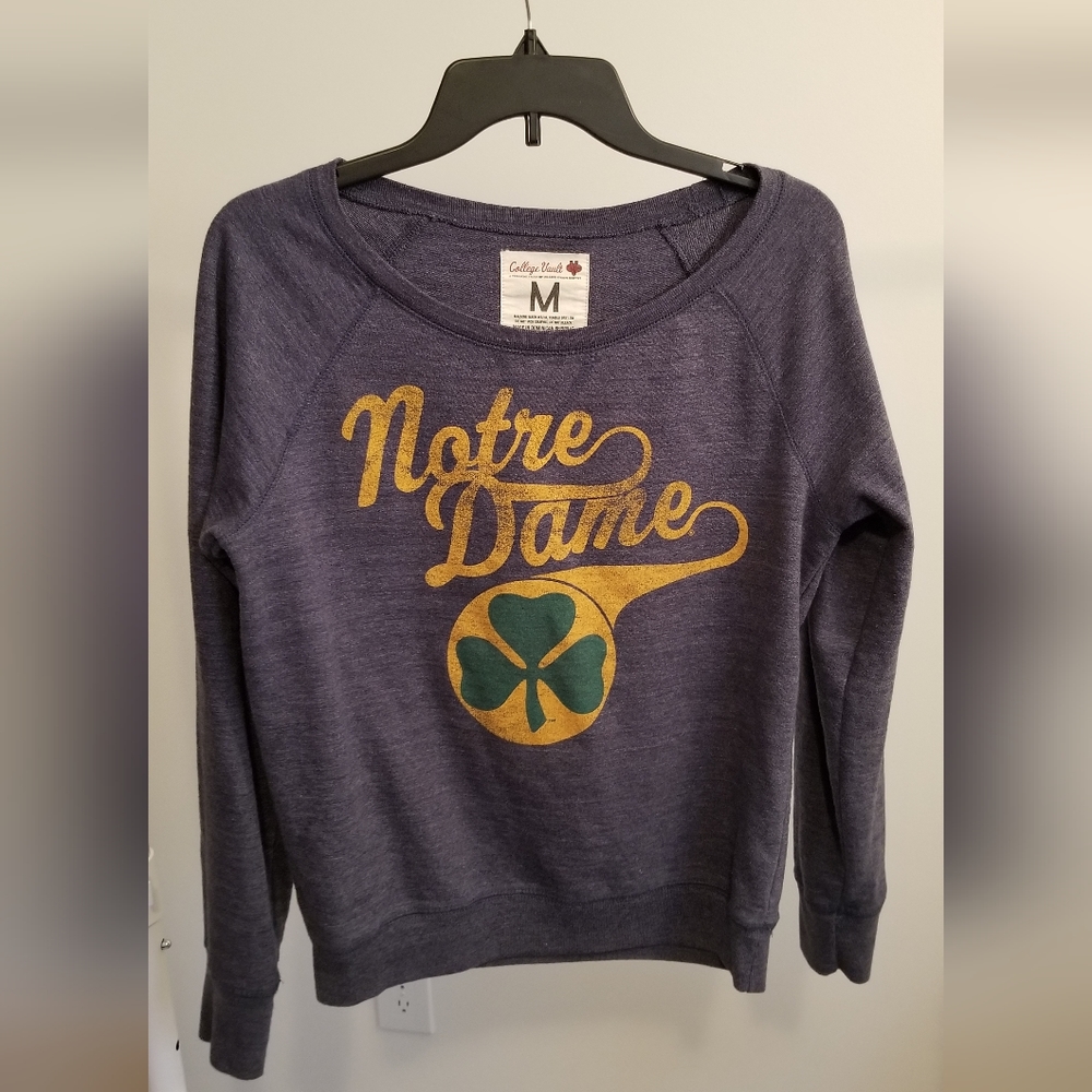College Vault Women's Notre Dame lightweight sweatshirt Sz Med